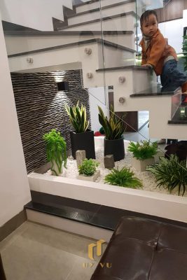 Nhà anh Giang - Tiểu cảnh xanh tại cầu thang