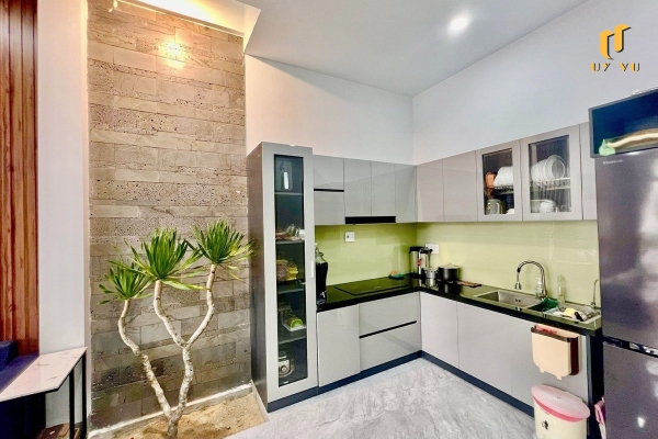 Nhà phố độc đáo, tinh tế 2 tầng Khu vực bếp