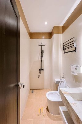 Nhà phố 2 tầng gọn gàng, thông minh - nhà anh Đại Nhà anh Đại - Không gian nhà vệ sinh