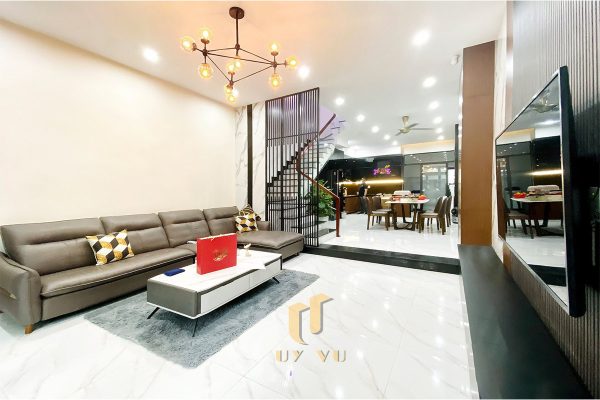 Nhà anh Quốc - Không gian phòng khách bếp sau hoàn thiện