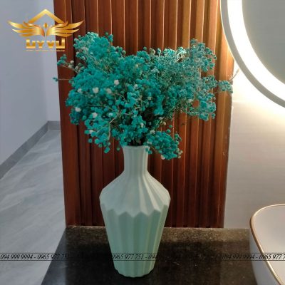 Nhà chị Thanh - Bình hoa trang trí tại wc