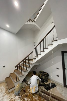 Thi công cầu thang biệt thự chị Hương