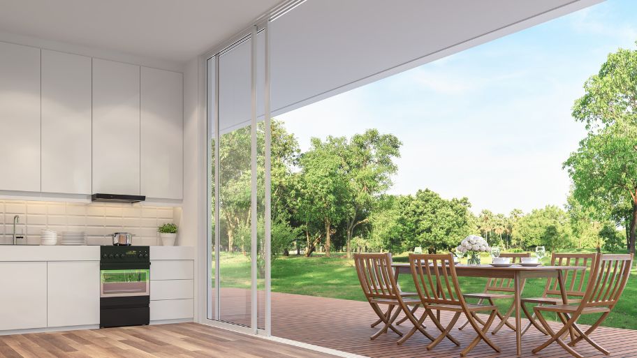 Khám phá xu hướng thiết kế nhà nhiều ánh sáng tiết kiệm năng lượng Chọn sàn gỗ hoặc gạch lát màu sáng để căn nhà trông tươi sáng hơn