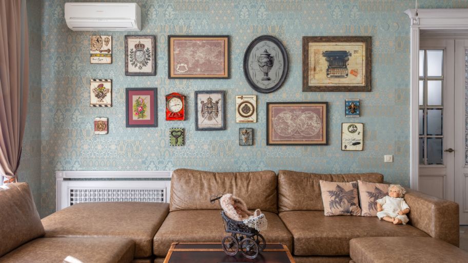 Sự trở lại của phong cách hoài niệm qua các thiết kế nhà kiểu Vintage Có thể sử dụng các đồ vật như gối dựa, những bức tranh cũ để tạo không gian hoài cổ và lãng mạn