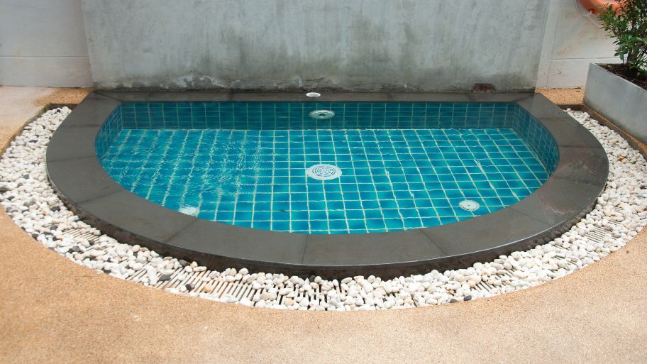 Hình dạng thiết kế bể bơi mini trong nhà