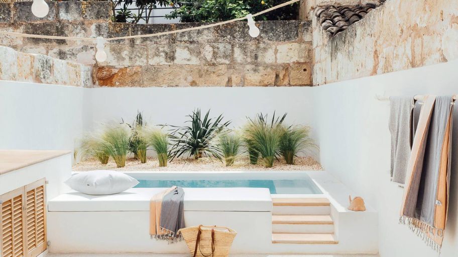 Thiết kế hồ bơi mini theo phong cách cổ điển