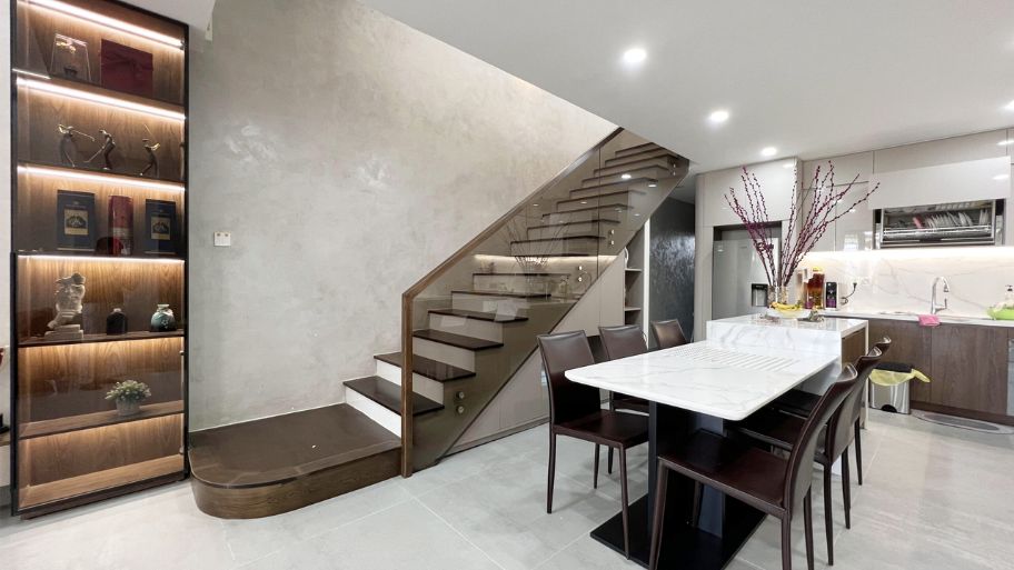 Khám phá xu hướng thiết kế nhà có cầu thang dọc độc đáo hiện nay Cách bố trí cầu thang dọc hợp lý