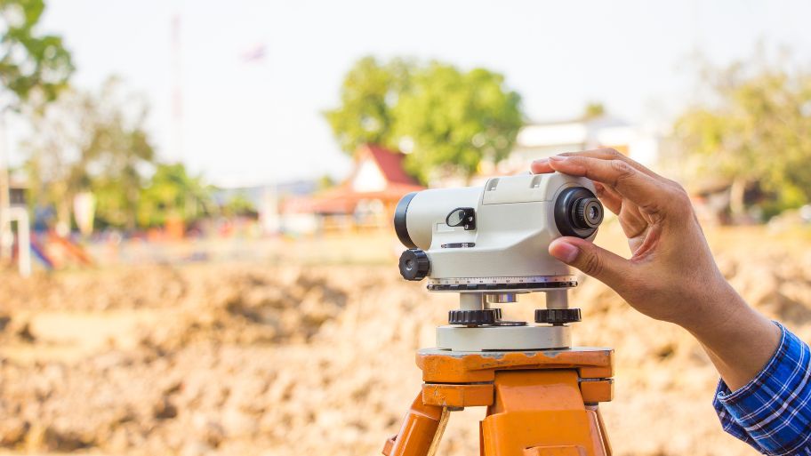 Chuẩn bị mặt bằng trước thi công móng bè