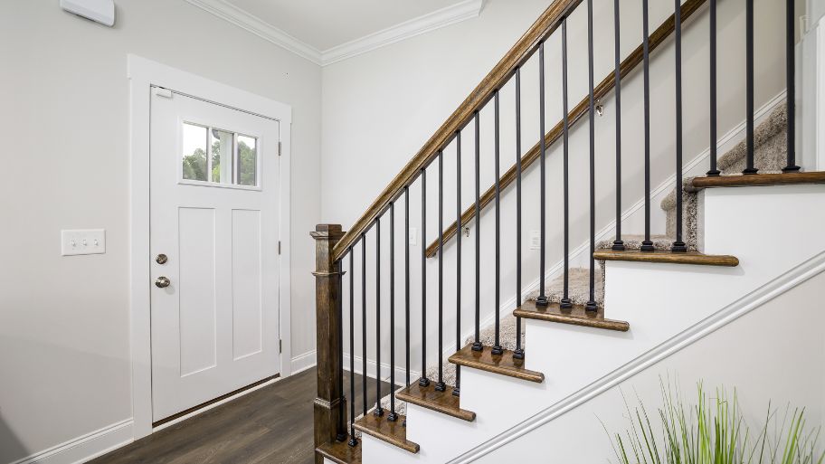 Thiết kế cầu thang ở cuối nhà nâng cao thẩm mỹ