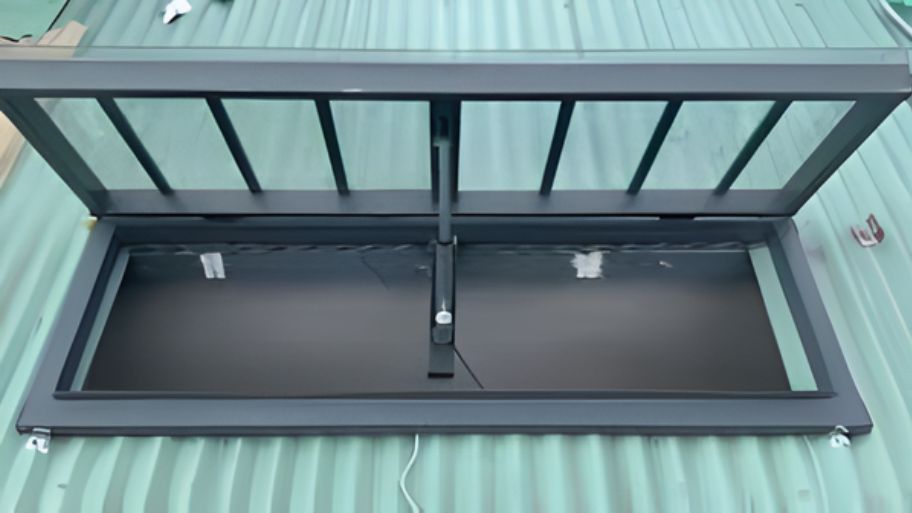 Hướng dẫn từ A-Z thiết kế giếng trời cho nhà mái tôn mới nhất 2026 Thiết kế giếng trời cho mái tôn giúp tiết kiệm điện năng