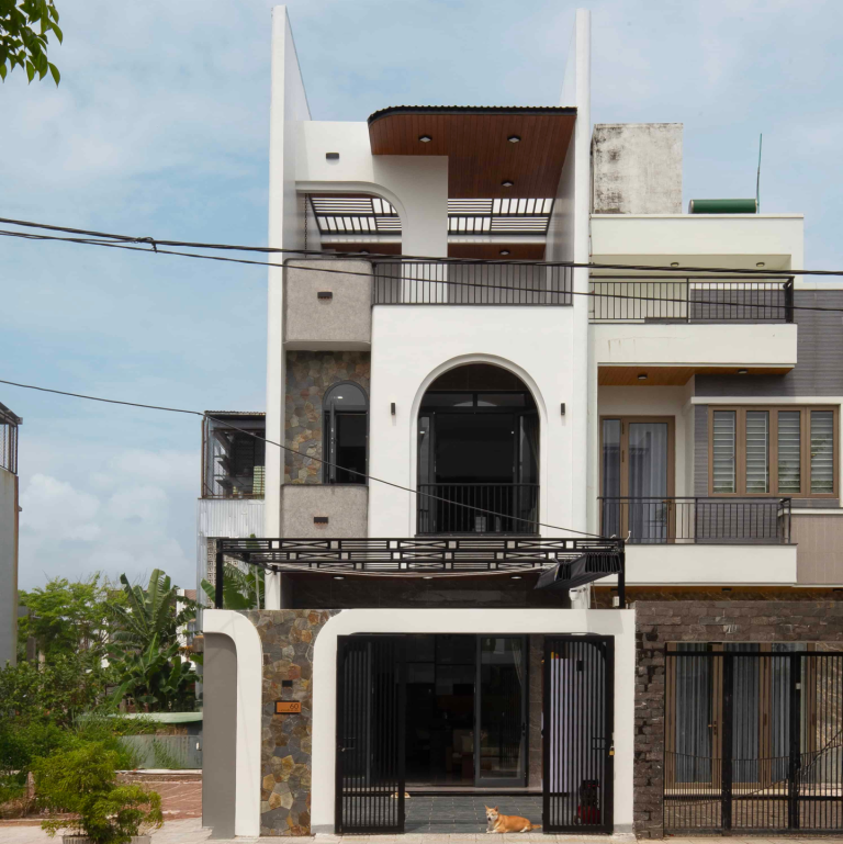 Mặt tiền nhà anh Hà Ngũ Hành Sơn
