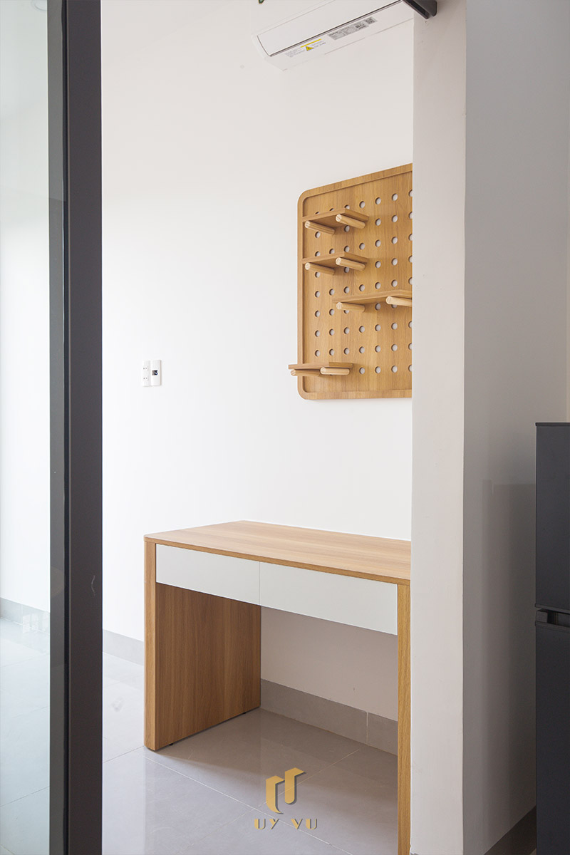 Mỡ Apartment – Căn Hộ Cho Thuê Đà Nẵng Hiện Đại, Tối Ưu 8-Góc làm việc và trang trí trong căn hộ Mỡ Apartment tinh gọn, tiện ích