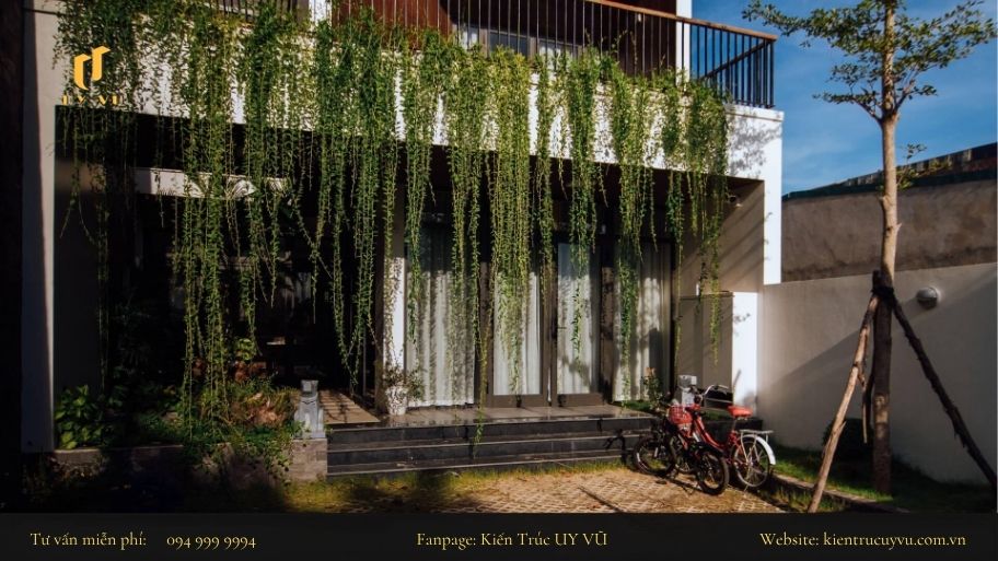 Thiết kế nhà hướng Tây: Bí quyết giảm nóng mà vẫn đẹp hiện đại Thiết kế nên có khu vực để cây xanh ở mặt tiền để hạn chế ánh nắng trực tiếp